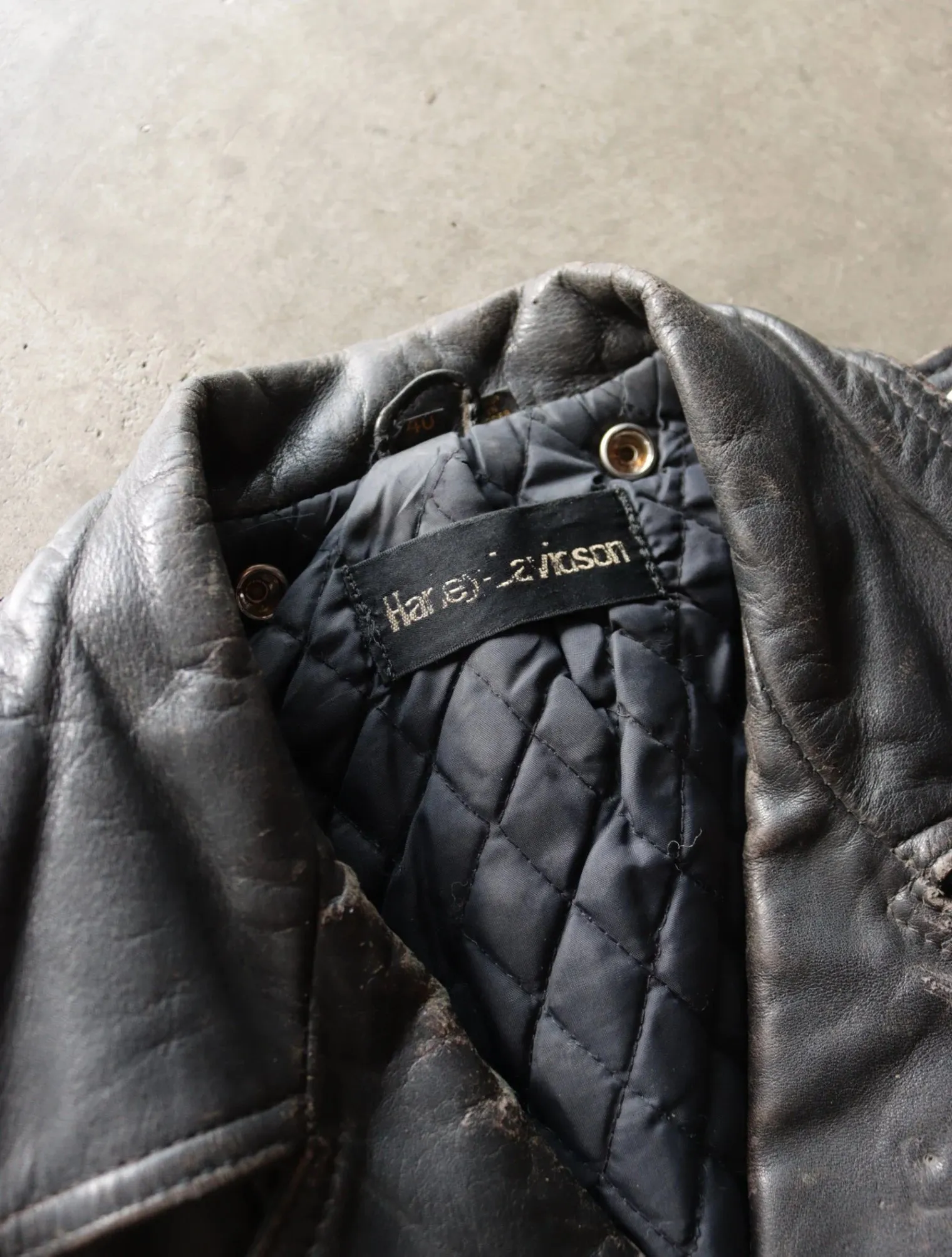 1970S HARLEY DISTRESSED LEATHER BIKER JACKET