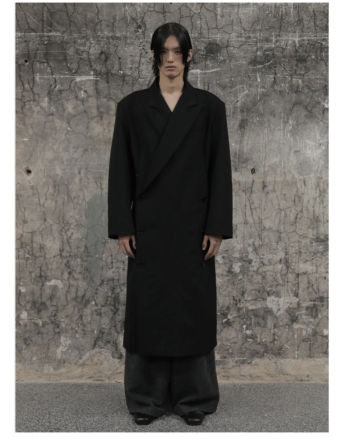 Double-breasted shoulder pad long coat